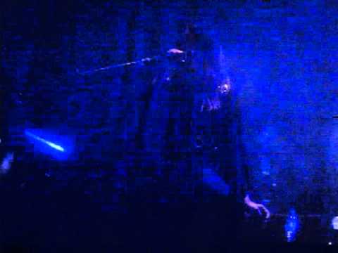 I Break Horses - Berceuse (Live Wembley Arena London 211113...