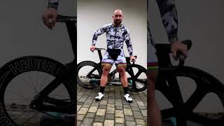 Legs Of Olympic Track Cyclist V.s. Olympic Runner Robert Förstemann & Mo Farah