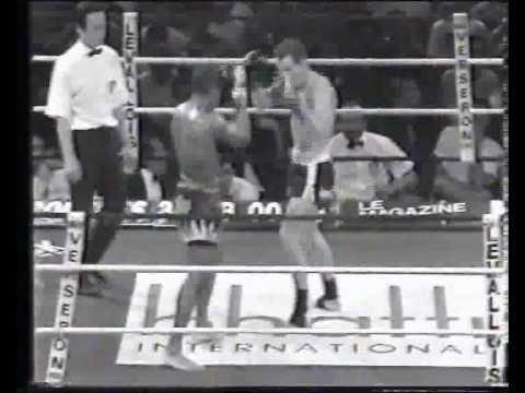 The final two rounds of this classic Thai Boxing bout between DIDA DIAFAT