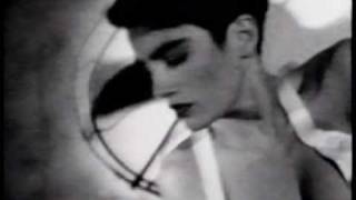 Watch Iggy Pop Risky video