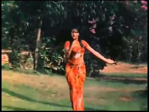 (1974) Roti Kapda aur Makaan - hai hai yeh majboori - Video...