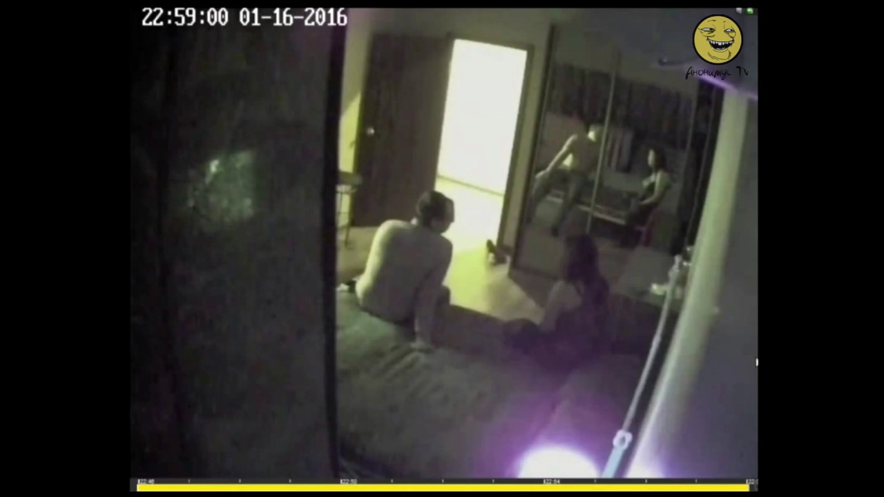 Подборка видео в котором женщины дрочат на камеру спрятанную в комнате