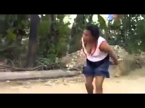 Pelea De Marido y Mujer Dominicanos Mire Que Show