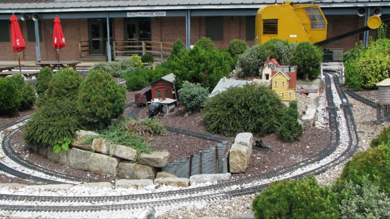 Outdoor Model Railway Trains at the B&amp;O Railroad Museum - YouTube