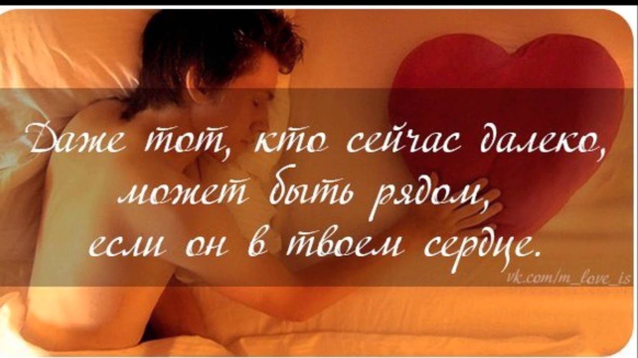 Нежная зрелая француженка после домашнего минета трахается в киску на столе