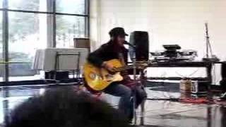 Laura Mam - Sasc Benefit Concert Performance - A Song For My Fingers