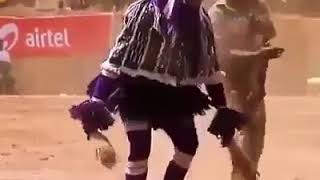 Bir değişik afrikalı dansı