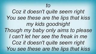 Watch Shaggy These Are The Lips video