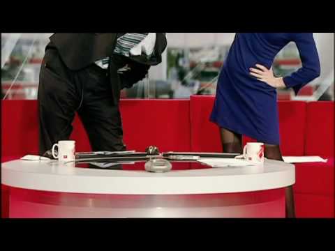 Sian Williams flashes some thigh from sfwvidzblogspotcom