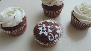 red velvet cupcakes with cream cheese frosting red velvet cupcakes with cream cheese frosting