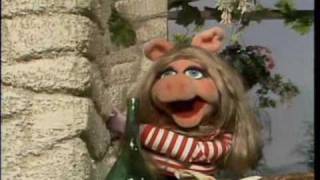 Muppet Show. Miss Piggy - Never On Sunday S3E09