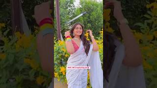 Hot Bhabhi In Hot Saree And Sleeveless Blouse Its Hot Must Watch .Hot Y Bhabhi Dance Hot