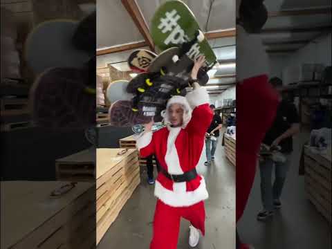 50 skateboards 🛹 for 50 kids in #SantaAna were donated for Christmas this year ‼️🎄🎁🛹 #skatelife