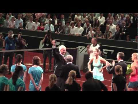 Julia Goerges vs． Caroline Wozniacki winner ceremony 2／2 @ Porsche テニス Grand Prix 2011
