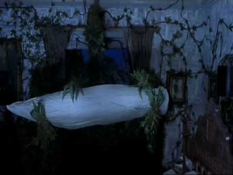 SCARY MOVIE 2-monster grass - YouTube