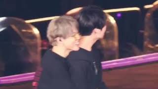 (191029) Jungkook cry so hard during Mikrokosmos performance 😭😭 and Jimin is the