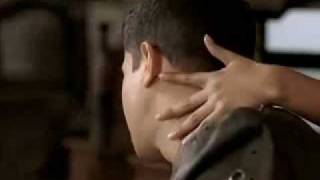 Watch Zion Sigue Ahi video
