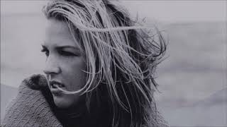 Watch Diana Krall Easy Come Easy Go video