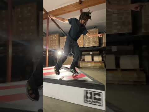 Name the trick ⁉️ #skateboardingisfun #skatelife #skateclipsdaily #skateboarding