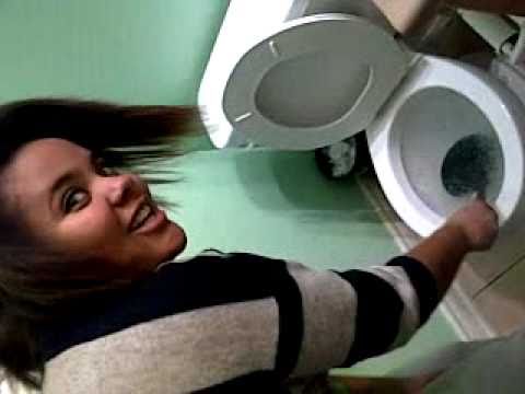 Women farting toilet