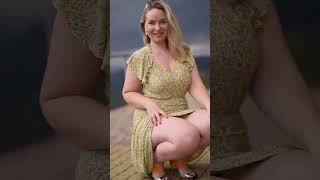Blonde Mom Free Dress Facesitting