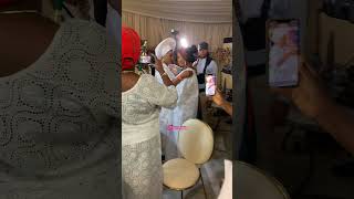 See How Queen Mother, Sotayo Gaga Greets Madam Lola Idije At Her Birthday Party.