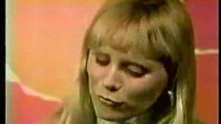 Watch Jackie Deshannon The Weight video