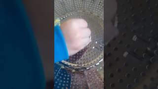 Süzgeçten Kibrit Çöpü Geçirme Oyunu, Deneyimli Anne