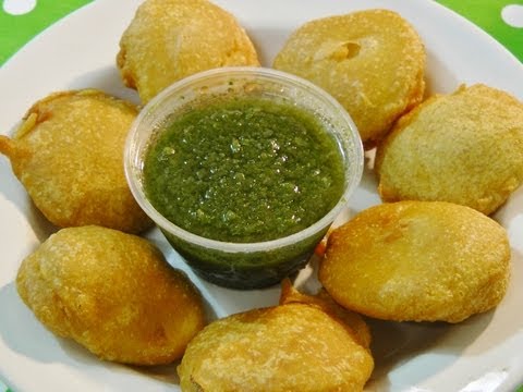 Aloo Pakoda (Crispy Potato Fritters)