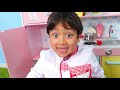 Ryan sells Healthy Food at Vending Machine and Cook!!