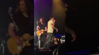 Watch Gary Allan Guys Like Me video