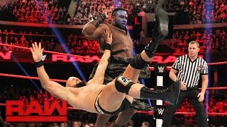 The New Day vs. Luke Gallows & Karl Anderson: Raw, Nov. 7, 2016
