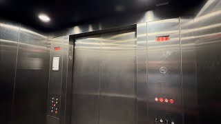 2005 Kone Traction Elevators Pam Iorio Parking Garage, Tampa Fl, Usa.