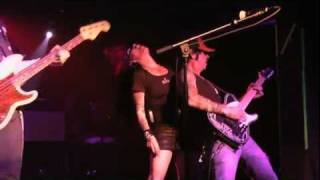 Watch LA Guns Here It Comes video