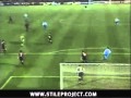 Ragazza Nuda in campo invasione e gol