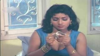 Y Strip Off Saree Of A Beautiful Actress
