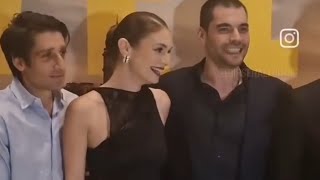 Akın Akınözü Con La Sua Compagna Serra Arıtürk Alla Serata Di Gala.