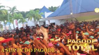 Igor Kannario Desce Do Palco E Agita Na Super Chopada 2014 Igor Kannario Desce Do Palco E Agita Na Super Chopada 2014