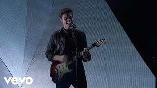 Shawn Mendes - Treat You Better / Mercy (Live From The Ama's/2016)