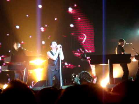 Depeche Mode 'Hole To Feed' London O2 Arena 16.12.2009