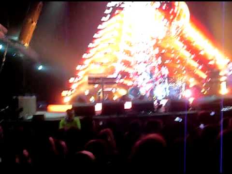 depeche mode - hole to feed, live in glasgow