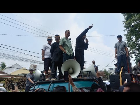 JEMBER MEMANAS!!! Warga Mengamuk, GERBANG BAWASLU JEMBER DIJEBOL DEMONSTRAN #pilkada2024