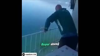 Ekmekciye Bira Varmi Diyen Adamın Ağzının Payını Alıyor.