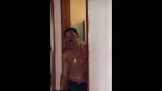 Tiringa De Cueca Tomando 2 Banho Comédia Selvagem