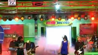 Download lagu Via Vallen Selow