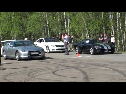 Nissan GTR R35 HKS GT570 vs Dodge Viper SRT 10 83L Supercharged 850hp