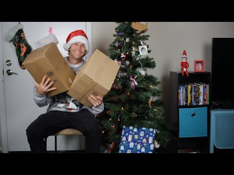 CHRISTMAS UNBOXING!