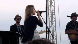 Watch Coeur De Pirate Danse Et Danse video