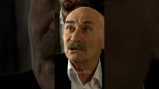 Ramiz Dayı Kaslarını Gösteriyor