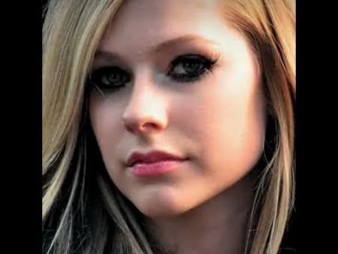 Y es que Avril Lavigne me encanta y este look es muy sencillo pero 